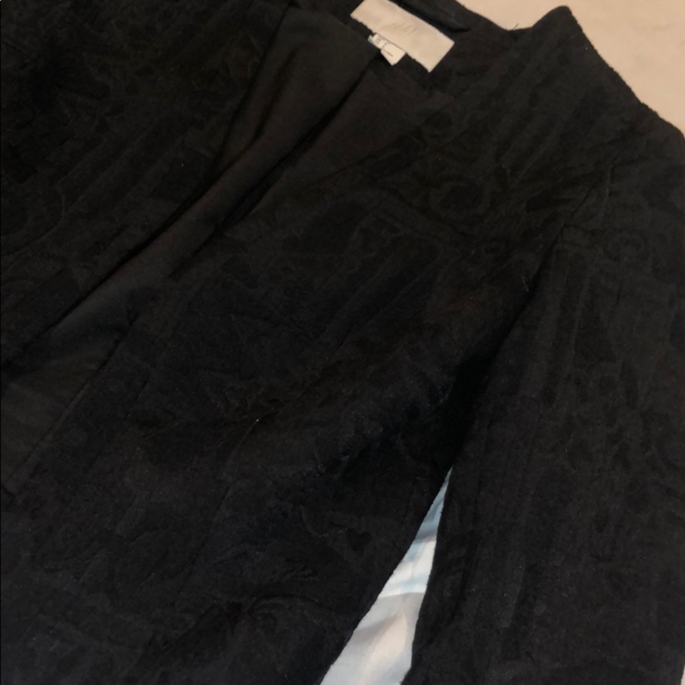 H&M textured crop blazer